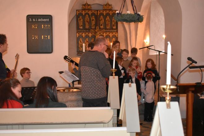 Vi synger julen ind i Fur Kirke