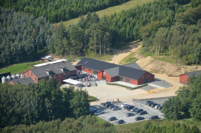 Faglært tjener samt serveringspersonale søges til Fur Bryghus
