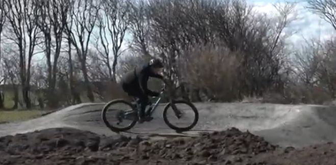 Pumptrackbane ved Fur Friskole og Børnehus - se video