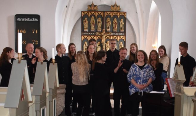Sangkoret Mosaik underholder i Fur kirke