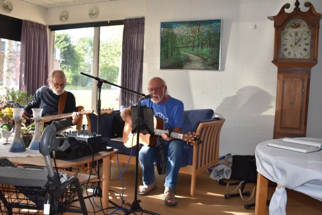 Sensommer fest på ældrecenteret