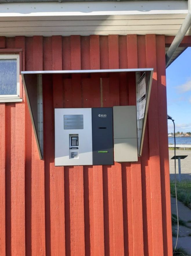 Fur Færgeri har fået opsat en turkort automat på Branden